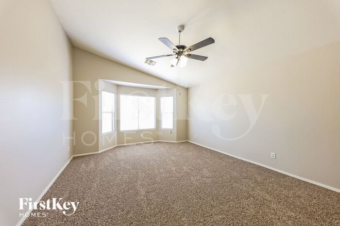 Building Photo - 1408 W Lynne Ln