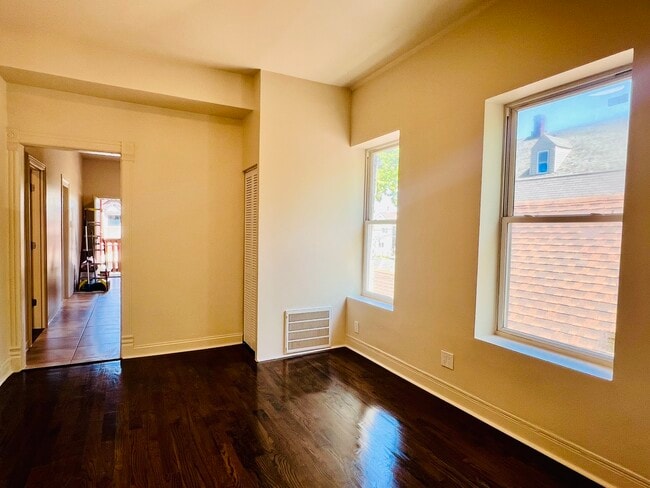 Building Photo - 2234 W Cullerton St