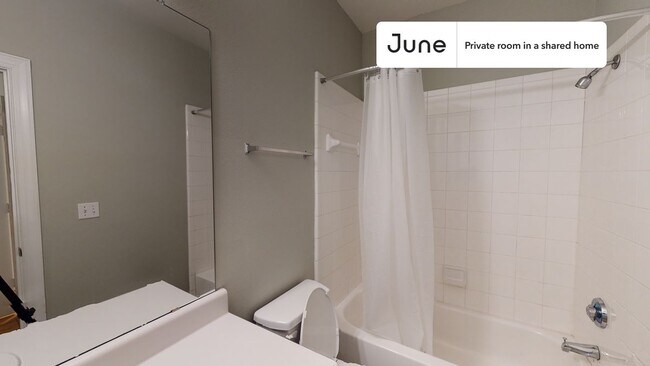 Building Photo - Room in Shared 4 bed/4 bath home