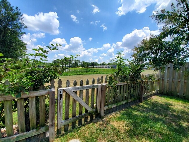 Building Photo - 198 Buckhaven Way