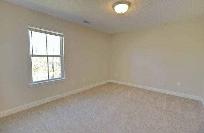 Building Photo - 35 Perlieu Ct