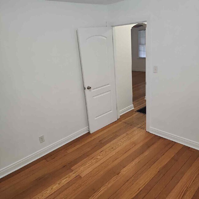 Building Photo - 1015 Camden Ave