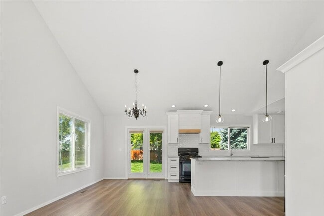 Building Photo - Newly Remodeled 3Bed/3Bath Home In Cut-De-...