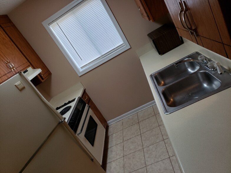 Building Photo - 151 Candlebrook Dr