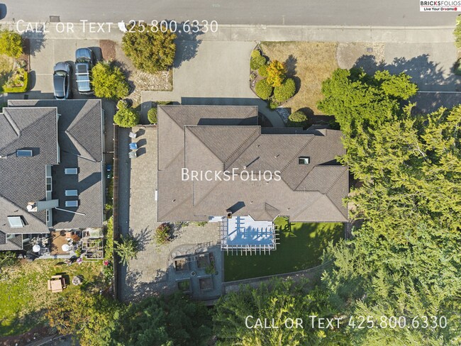 Building Photo - Luxurious 5-bedroom home in Sammamish with...