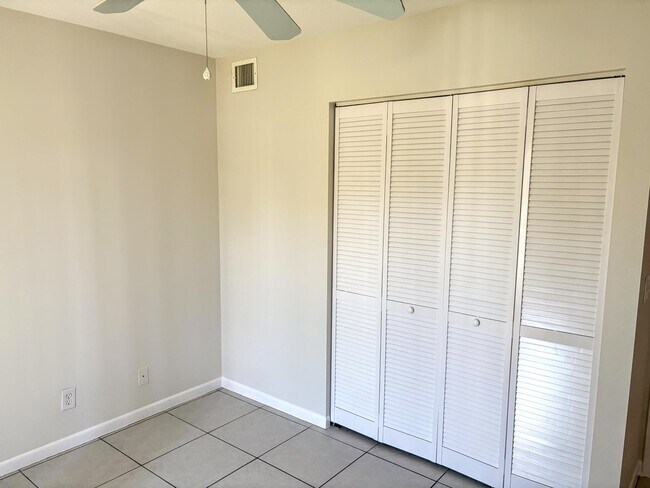 Building Photo - 631 Sea Pine Way