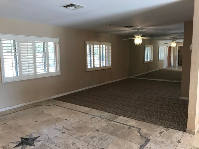 Building Photo - 12018 N Hayden Rd