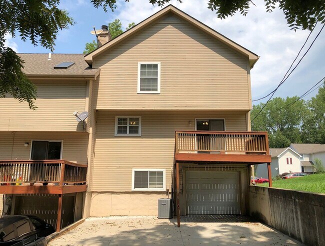 Building Photo - 1307-1309 Sanders St