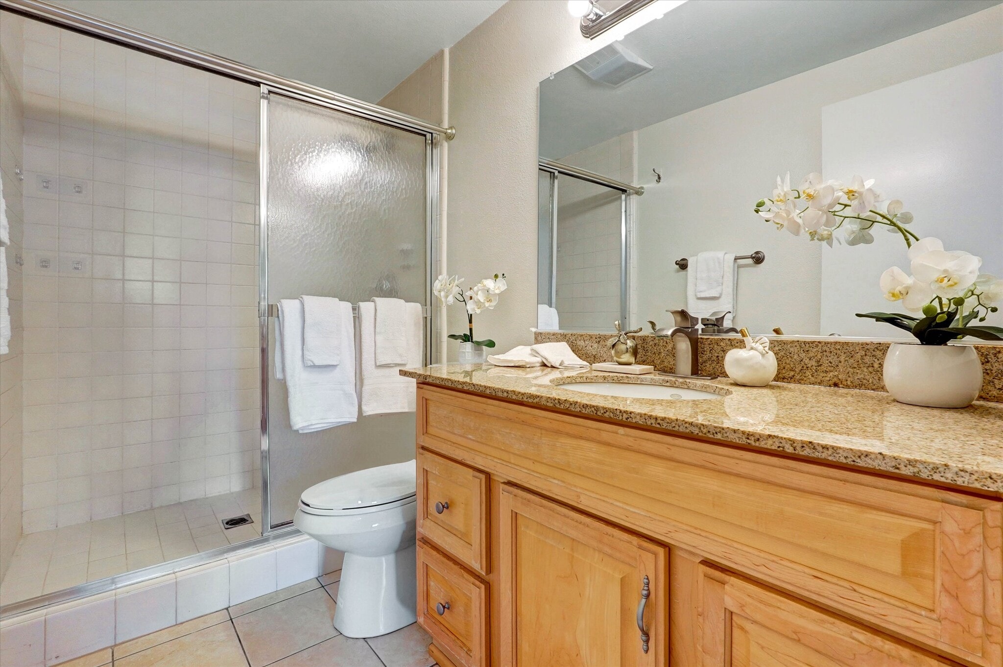 Primary bathroom - 4637 Willis Ave