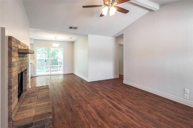 Building Photo - 16213 Malden Dr