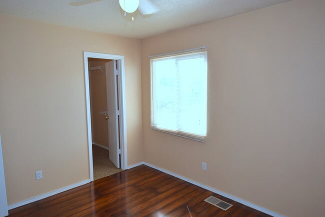Building Photo - Great 2 Story, 4 bedroom Home.