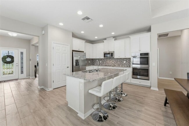 Building Photo - 12451 Nouveau Ave