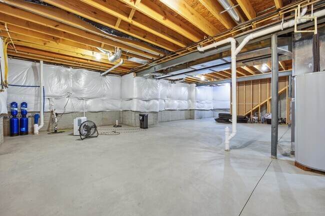 Building Photo - 8057 Pleasant Dr