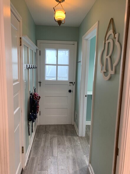 Mud room/Laundry room - 1001 Eddy Ct
