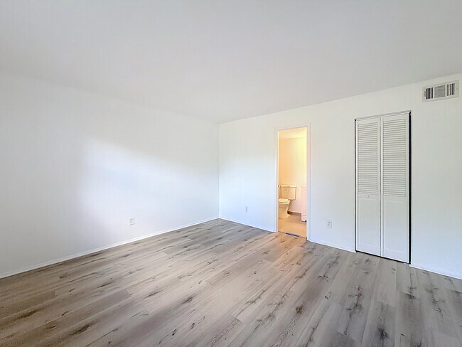 Building Photo - 961 NW 45th St