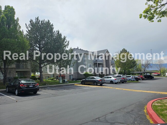 Building Photo - Orem Condo Top Floor Pet Friendly