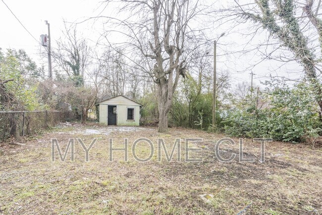 Building Photo - 1017 Holland Ave