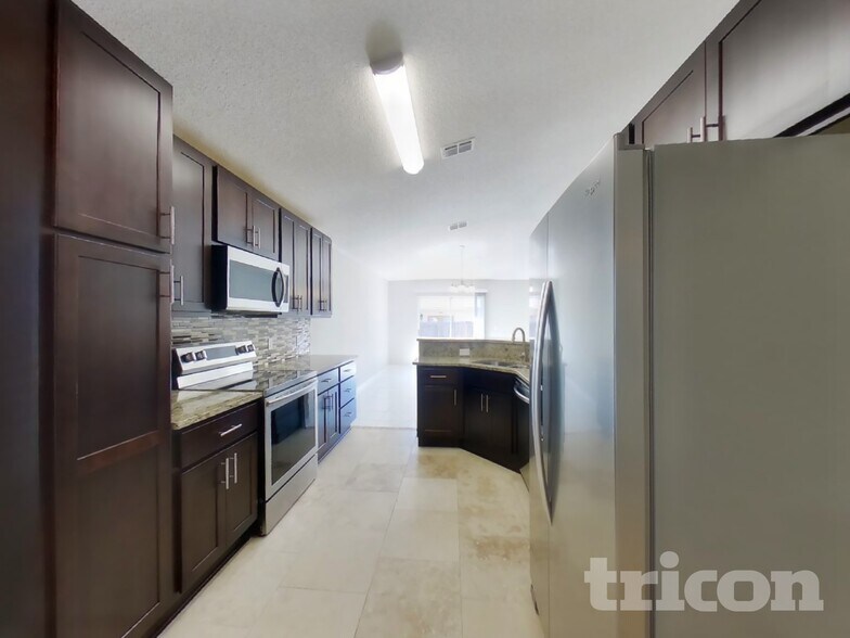 Building Photo - 7396 Prosperity Park Rd N