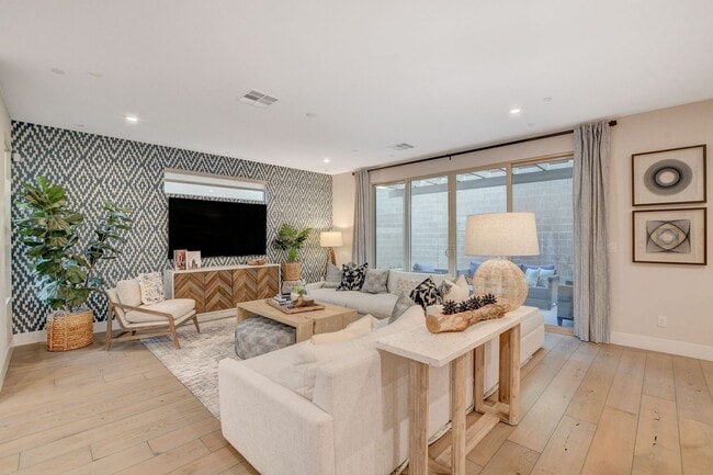 Building Photo - Luxury Fully Furnished Designer Home in Inspirada!