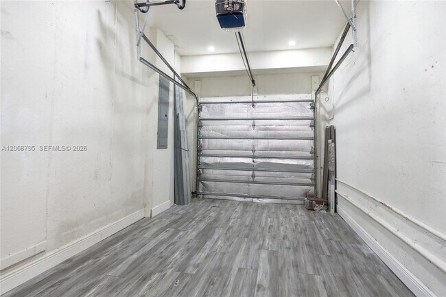 Building Photo - 15411 SW 9th Way