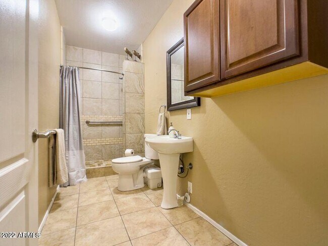 Building Photo - 2406 W Sienna Bouquet Pl