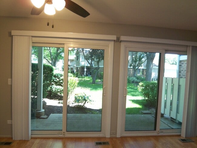 Building Photo - 1546 Williamsburg Dr