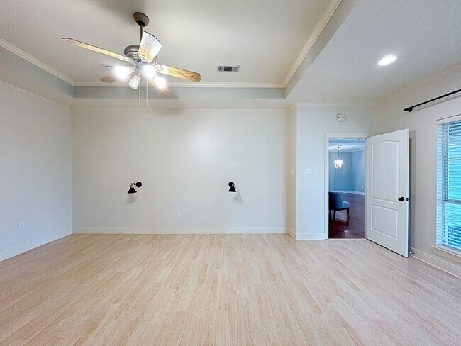 Building Photo - 3919 Meadow Ridge Dr