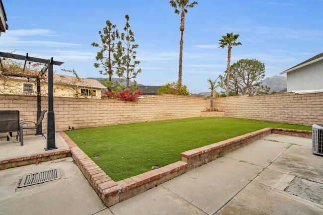 Building Photo - 10939 Floralita Ave