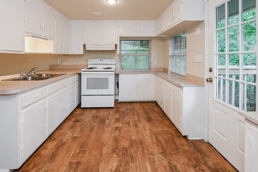 Building Photo - 1845 Co Rd 209B