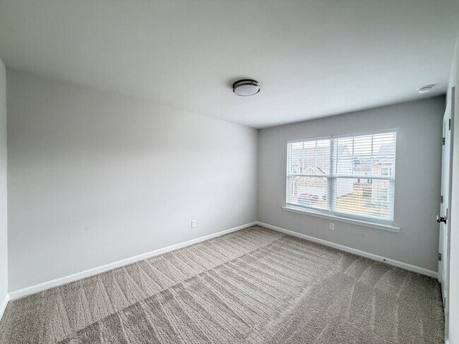 Building Photo - 5879 Wheeler Ridge Rd