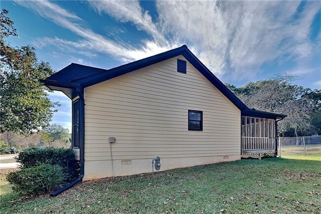 Building Photo - 87 Wren Walk