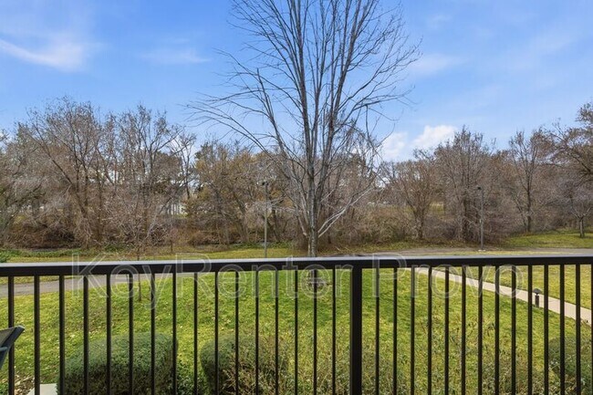 Building Photo - 5069 N River Park Way