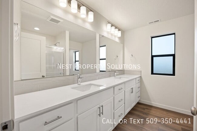 Building Photo - 601 S Dorsing St