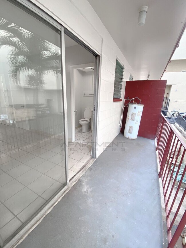 Building Photo - 2541 Kuhio Ave.