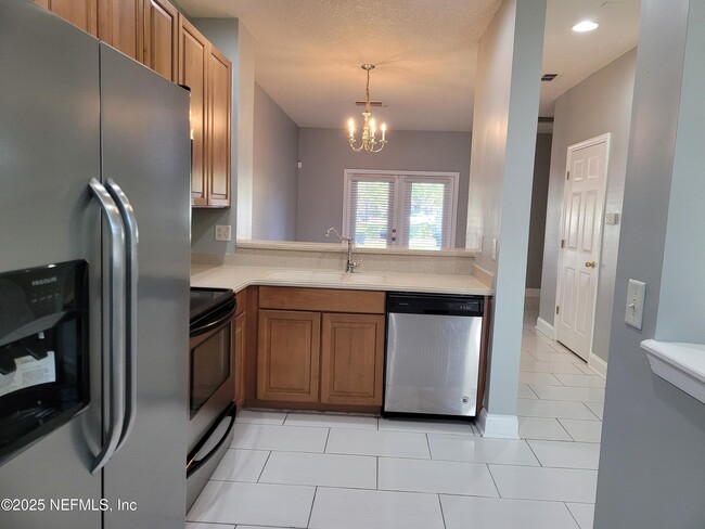 Building Photo - 1491 Fieldview Dr