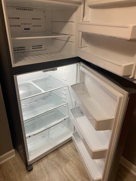 Fridge - 2542 Sonar St