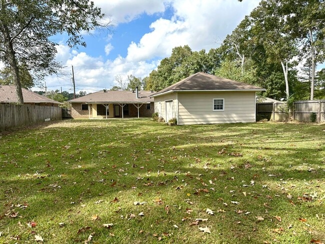 Building Photo - Charming 3 Bedroom 2 Bath home for Rent in Zachary