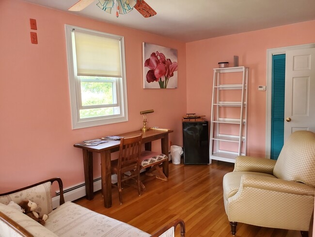 Building Photo - 2 Thornapple Rd