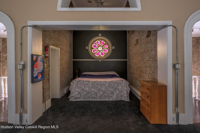 Building Photo - 428 State St