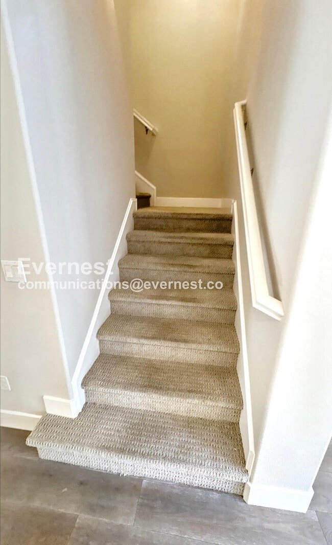 Building Photo - 404 Longden Ave