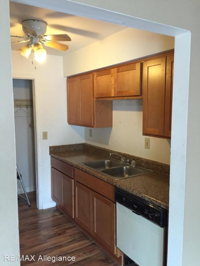 Building Photo - 1 br, 1.5 bath House - 1531 PENROSE ARCH