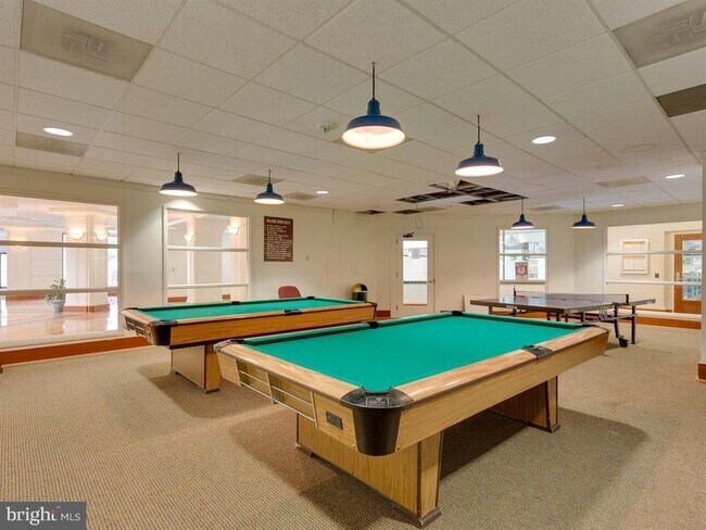 Building Photo - 309 Yoakum Pkwy