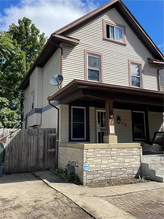 Building Photo - 17 Lucerne Ave