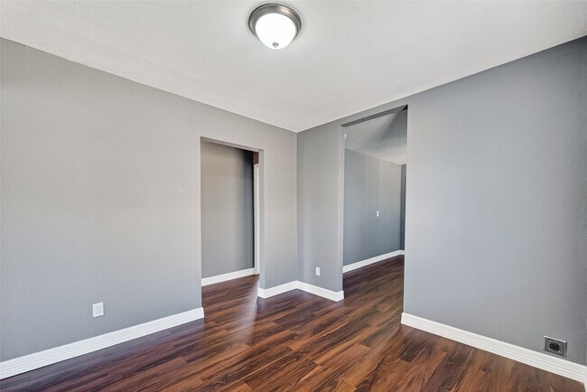 Building Photo - 3807 Love St