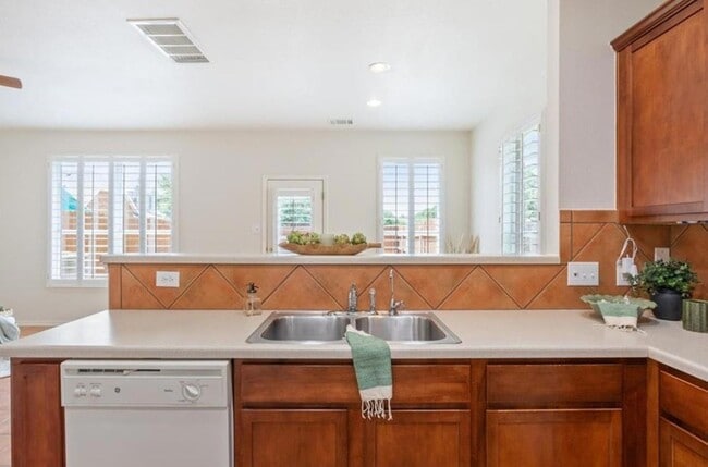 Building Photo - 97 Verde Ranch Loop