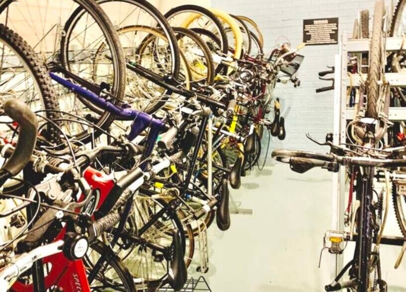 Storage - 515 W Wrightwood Ave
