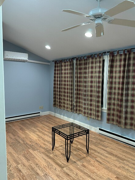 Building Photo - 9132 Joyce Ln