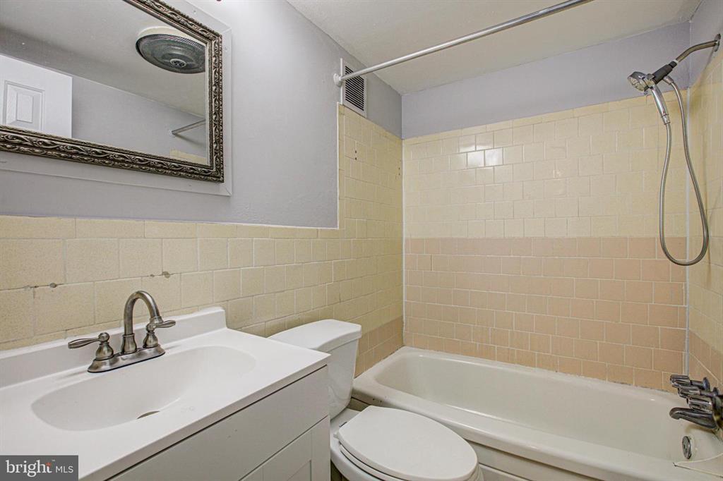 Building Photo - 16 S Van Dorn St