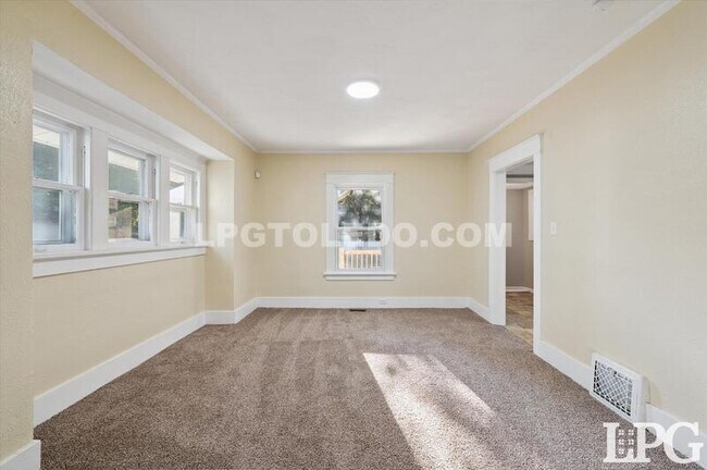 Building Photo - 1809 Pilgrim Rd