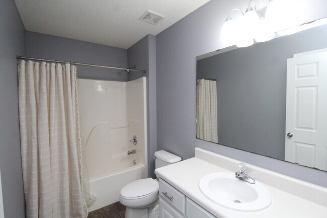 Building Photo - Spacious Southwest Pensacola Home with 2-Car Garage & Fenced Yard – ½ Off First Month’s Rent!